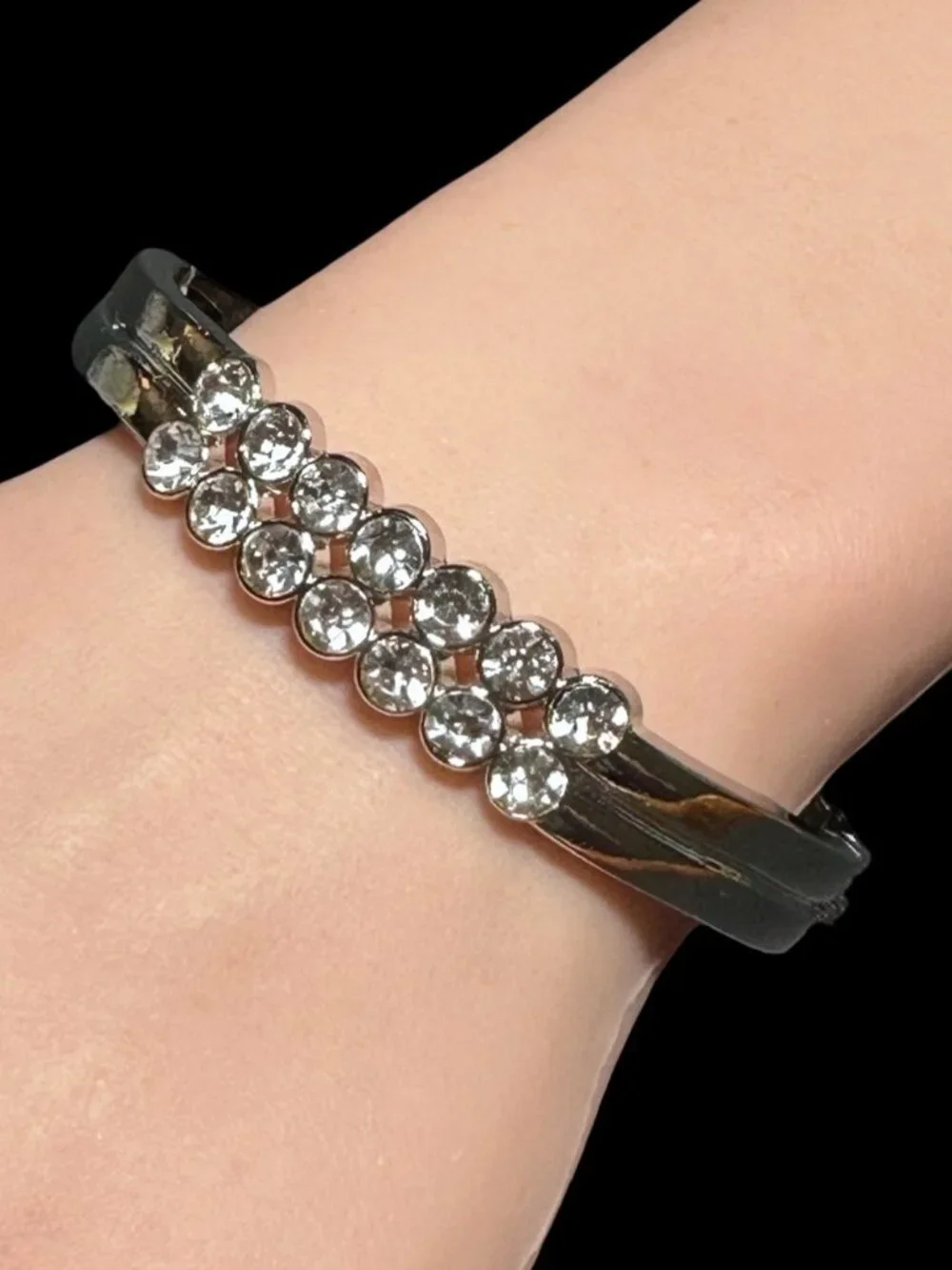 Clamper Hinged Bangle Bracelet Silver Tone Rhinestone Center Womens Jewelry NWOT